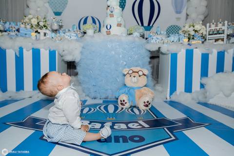 1 ano-rafael-o tempo voa-festa infantil-festa de balões-festa de menino-fotografa infantil-fotografia infantil-fotografia 1 ano-foto 1 ano-decoração de festa'