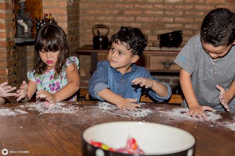 1 ano-rafael-o tempo voa-festa infantil-festa de balões-festa de menino-fotografa infantil-fotografia infantil-fotografia 1 ano-foto 1 ano-decoração de festa'