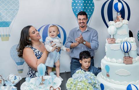 1 ano-rafael-o tempo voa-festa infantil-festa de balões-festa de menino-fotografa infantil-fotografia infantil-fotografia 1 ano-foto 1 ano-decoração de festa'