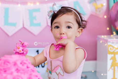 smashthecake-smashthecakebh-smashthecakecarrossel-smashthecakecarrosselencantado-smashthecakedemenina-ensaioinfantilcombolo-ensaiocombolo-babyhelena-helena-maedahelena-cakesmash-mesversario-amordemae-fotografadebebes-jhullitatagibafotografia'
