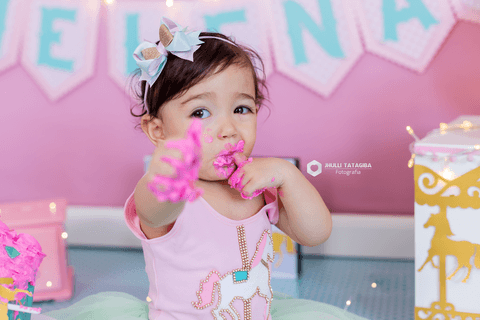smashthecake-smashthecakebh-smashthecakecarrossel-smashthecakecarrosselencantado-smashthecakedemenina-ensaioinfantilcombolo-ensaiocombolo-babyhelena-helena-maedahelena-cakesmash-mesversario-amordemae-fotografadebebes-jhullitatagibafotografia'