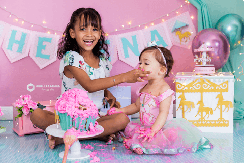 smashthecake-smashthecakebh-smashthecakecarrossel-smashthecakecarrosselencantado-smashthecakedemenina-ensaioinfantilcombolo-ensaiocombolo-babyhelena-helena-maedahelena-cakesmash-mesversario-amordemae-fotografadebebes-jhullitatagibafotografia'