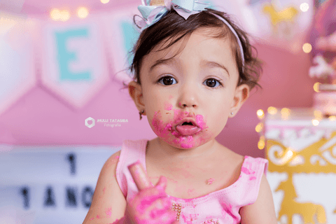 smashthecake-smashthecakebh-smashthecakecarrossel-smashthecakecarrosselencantado-smashthecakedemenina-ensaioinfantilcombolo-ensaiocombolo-babyhelena-helena-maedahelena-cakesmash-mesversario-amordemae-fotografadebebes-jhullitatagibafotografia'