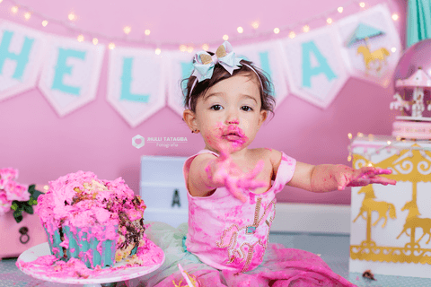 smashthecake-smashthecakebh-smashthecakecarrossel-smashthecakecarrosselencantado-smashthecakedemenina-ensaioinfantilcombolo-ensaiocombolo-babyhelena-helena-maedahelena-cakesmash-mesversario-amordemae-fotografadebebes-jhullitatagibafotografia'
