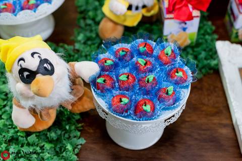 brancadeneve-valentinadeneve-valentina-babyvalentina-valentina1ano-buffetregianezocratto-regianezocratto-jhullitatagibafotografia'