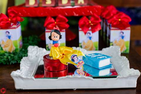 brancadeneve-valentinadeneve-valentina-babyvalentina-valentina1ano-buffetregianezocratto-regianezocratto-jhullitatagibafotografia'