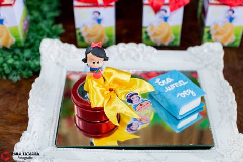 brancadeneve-valentinadeneve-valentina-babyvalentina-valentina1ano-buffetregianezocratto-regianezocratto-jhullitatagibafotografia'