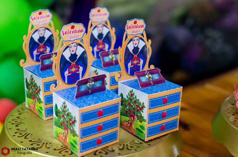 brancadeneve-valentinadeneve-valentina-babyvalentina-valentina1ano-buffetregianezocratto-regianezocratto-jhullitatagibafotografia'