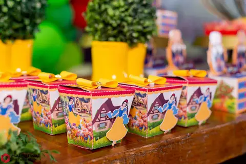 brancadeneve-valentinadeneve-valentina-babyvalentina-valentina1ano-buffetregianezocratto-regianezocratto-jhullitatagibafotografia'