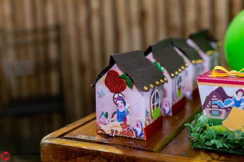 brancadeneve-valentinadeneve-valentina-babyvalentina-valentina1ano-buffetregianezocratto-regianezocratto-jhullitatagibafotografia'