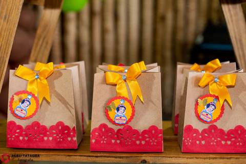 brancadeneve-valentinadeneve-valentina-babyvalentina-valentina1ano-buffetregianezocratto-regianezocratto-jhullitatagibafotografia'