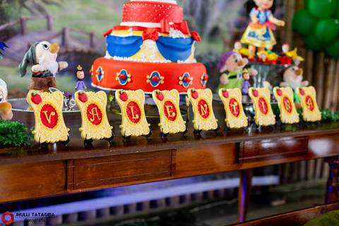 brancadeneve-valentinadeneve-valentina-babyvalentina-valentina1ano-buffetregianezocratto-regianezocratto-jhullitatagibafotografia'