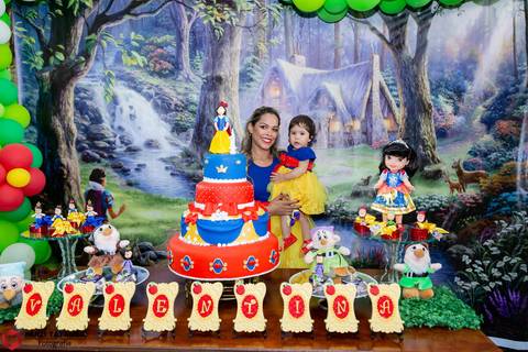 brancadeneve-valentinadeneve-valentina-babyvalentina-valentina1ano-buffetregianezocratto-regianezocratto-jhullitatagibafotografia'