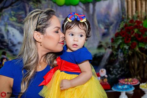 brancadeneve-valentinadeneve-valentina-babyvalentina-valentina1ano-buffetregianezocratto-regianezocratto-jhullitatagibafotografia'