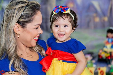 brancadeneve-valentinadeneve-valentina-babyvalentina-valentina1ano-buffetregianezocratto-regianezocratto-jhullitatagibafotografia'