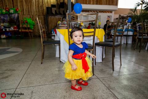 brancadeneve-valentinadeneve-valentina-babyvalentina-valentina1ano-buffetregianezocratto-regianezocratto-jhullitatagibafotografia'