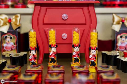 festainfantil-minnie-minnievermelha-minnieluxo-festaminnie-festaminnieluxo-festaminnievermelha-festaluxo-festademeninaluxo-festademenina-3aninhos-partydecorbh-analuiza-babyaninha-fotografadefestainfantil-fotografiadefestainfantil-jhullitatagibafotografia-'