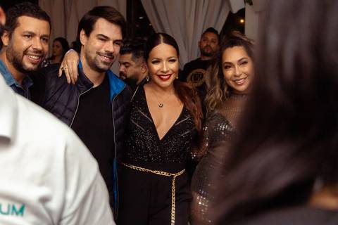 artistas no evento exclusivo de sarah andrade em sp'