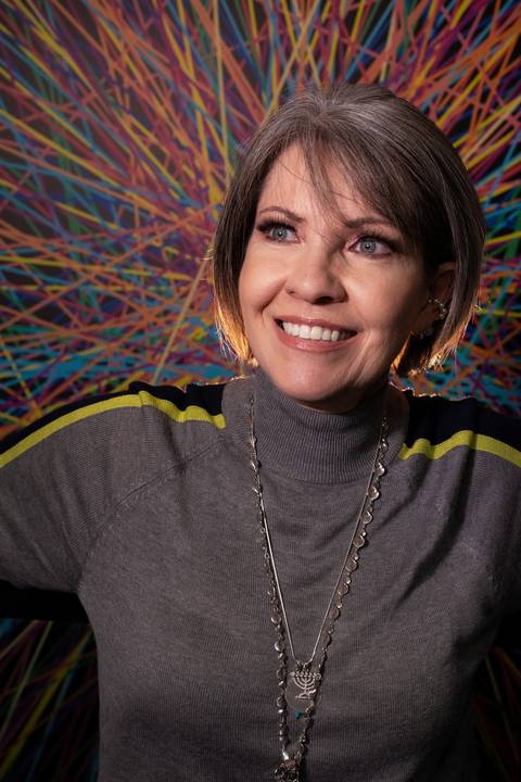 suzy amantini doutora e professora de design, palestrante e referencia como branding'