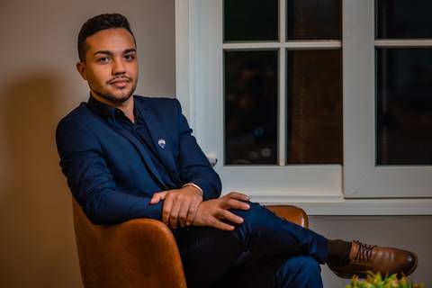fotografia de retrato corporativo para corretor de imóveis, fotografo Sergio Simões de Rondonópolis  '