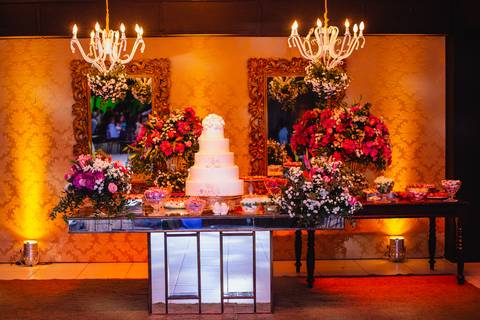 Decoração do casamento dos Noivos Debora e Mauricio em Rondonópolis-MT, fotografo Sergio Simões.'