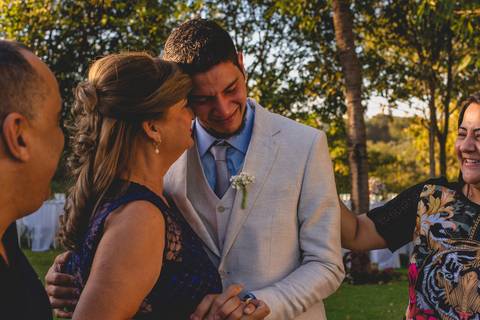 captura fotografica do momento emocionante do casamento de Stefani e Eliezer Jr, no Espaço Bem Viver em Rondonópolis-MT, fotografo Sergio Simões.'