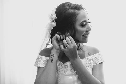 Fotografia da noiva Stefani no salão de beleza Fernanda Araujo em em Rondonópolis-MT, fotografo Sergio Simões.'