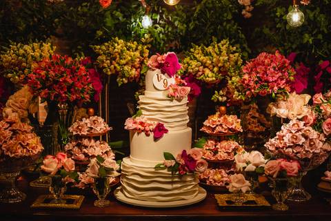 fotografia da decoração pela perfis eventos do casamento de Viviane e Guilherme em Rondonópolis-MT, fotografo Sergio Simões.'