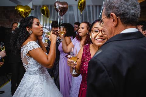 fotografia da valsa dos recém casados Viviane e Guilherme em Rondonópolis-MT, fotografo Sergio Simões.'
