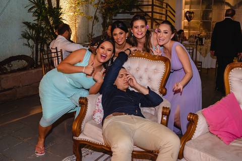 fotografia de fim de festa do casamento de Viviane e Guilherme em Rondonópolis-MT, fotografo Sergio Simões.'