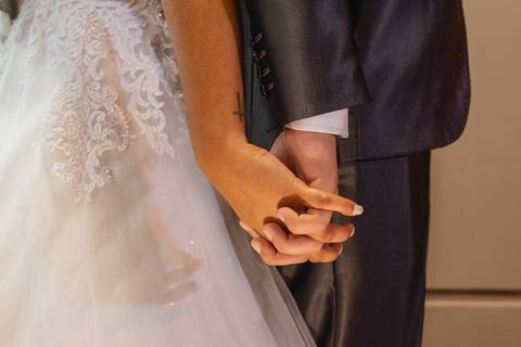 fotografia do noivo indo fazer uma surpresa pra noiva Viviane no salão de beleza Fernanda Araújo em Rondonópolis-MT, fotografo Sergio Simões.'