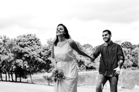 Ensaio de casal no Espaço Bem viver em Rondonópolis-MT, foto preto e branco, fotografo Sergio Simões.'