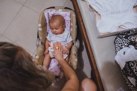 fotografia de making of da noiva Bruna no salão de beleza Capelli em Rondonópolis-MT, fotografo Sergio Simões.'