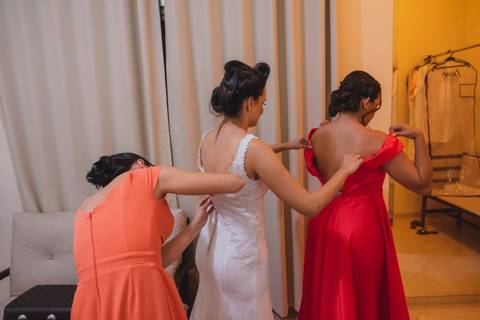 fotografia de making of da noiva Bruna no salão de beleza Capelli em Rondonópolis-MT, fotografo Sergio Simões.'