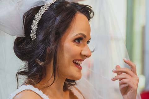 fotografia de making of da noiva Bruna no salão de beleza Capelli em Rondonópolis-MT, fotografo Sergio Simões.'