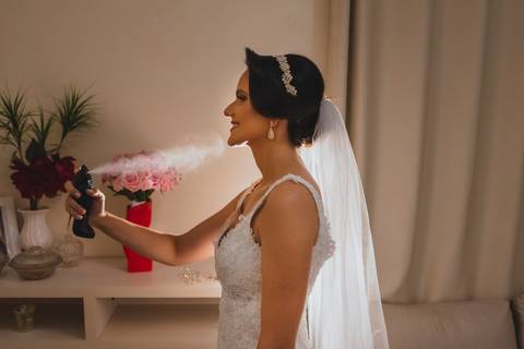 fotografia de making of da noiva Bruna no salão de beleza Capelli em Rondonópolis-MT, fotografo Sergio Simões.'