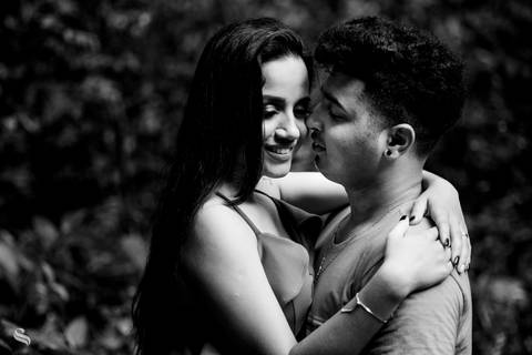 ensaio fotográfico nas cachoeira do carimã casal de noivos Milena e Walisson, fotografo de casamento Sergio Simões de Rondonópolis-MT'