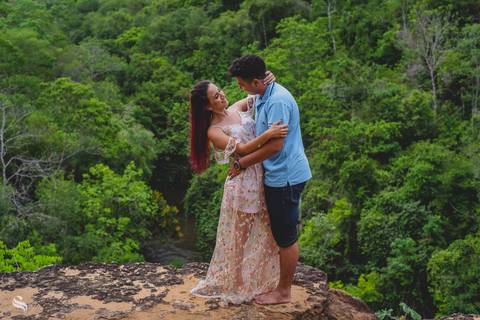 ensaio fotográfico nas cachoeira do carimã casal de noivos Milena e Walisson, fotografo de casamento Sergio Simões de Rondonópolis-MT'