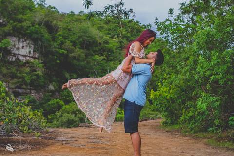 ensaio fotográfico nas cachoeira do carimã casal de noivos Milena e Walisson, fotografo de casamento Sergio Simões de Rondonópolis-MT'