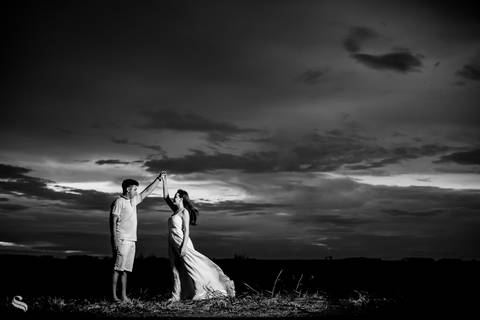 ensaio fotográfico nas cachoeira do carimã casal de noivos Milena e Walisson, fotografo de casamento Sergio Simões de Rondonópolis-MTensaio fotográfico nas cachoeira do carimã casal de noivos Milena e Walisson, fotografo de casamento Sergio Simões de Rond'