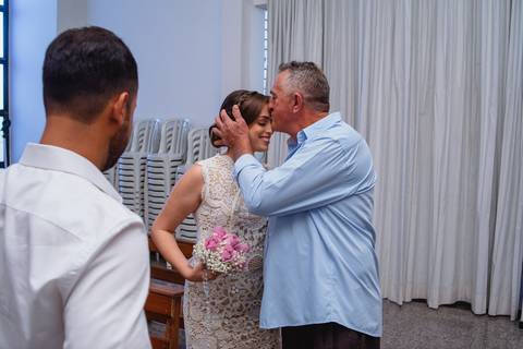 fotografia de mini wedding dos noivos Talita e Thiago, casando em uma simples cerimonia na igreja Santa Cruz na cidade de Rondonópolis-MT, fotografo Sergio Simões.'
