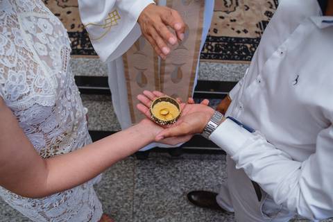 fotografia de mini wedding dos noivos Talita e Thiago, casando em uma simples cerimonia na igreja Santa Cruz na cidade de Rondonópolis-MT, fotografo Sergio Simões.'