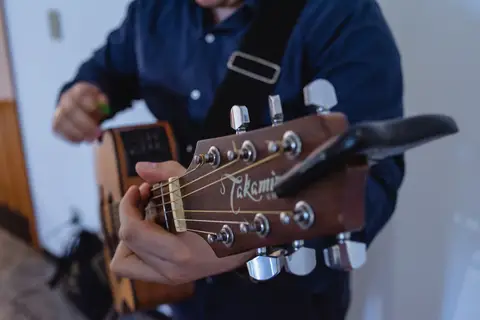 fotografia de mini wedding dos noivos Talita e Thiago, casando em uma simples cerimonia na igreja Santa Cruz na cidade de Rondonópolis-MT, fotografo Sergio Simões.'