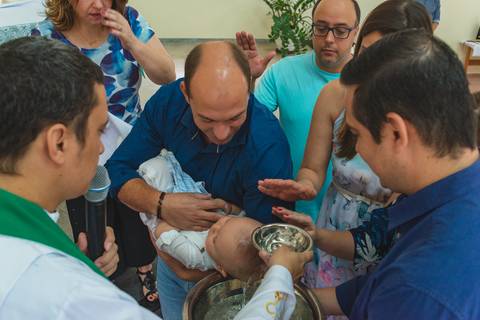 fotografia de batizado em Rondonópolis-MT pelo fotografo Sergio Simões'