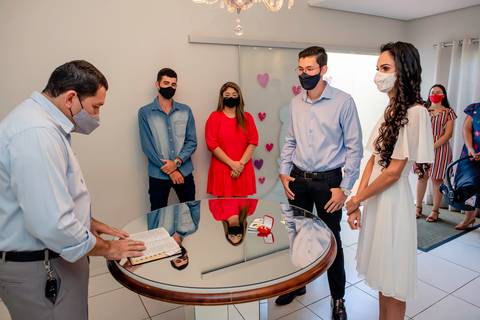 fotografia do casamento civil no cartório do 2° oficio de Rondonópolis, de Amanda e Julio, pelo fotografo Sergio Simões de Rondonópolis-MT'