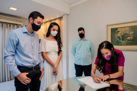 fotografia do casamento civil no cartório do 2° oficio de Rondonópolis, de Amanda e Julio, pelo fotografo Sergio Simoes de rondonopolis-MT'