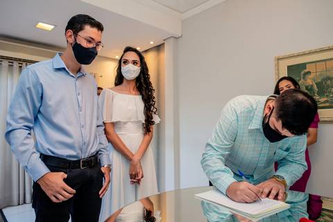 fotografia do casamento civil no cartório do 2° oficio de Rondonópolis, de Amanda e Julio, pelo fotografo Sergio Simões de Rondonópolis-MT'