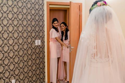 fotografia de making of da noiva Amanda no salão de beleza da Silvinha em Rondonópolis. Fotografo de casamento em rondonópolis Sergio Simões '