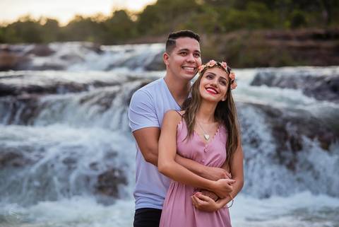 sessão fotografica do casal Daiane e Willian na Cachoeira da Bom Jesus em São Lourenço Fatima, fotografo de casamento em Rondonópolis Sergio Simões'