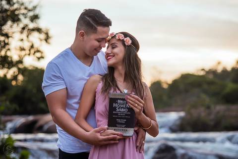 sessão fotografica do casal Daiane e Willian na Cachoeira da Bom Jesus em São Lourenço Fatima, fotografo de casamento em Rondonópolis Sergio Simões'